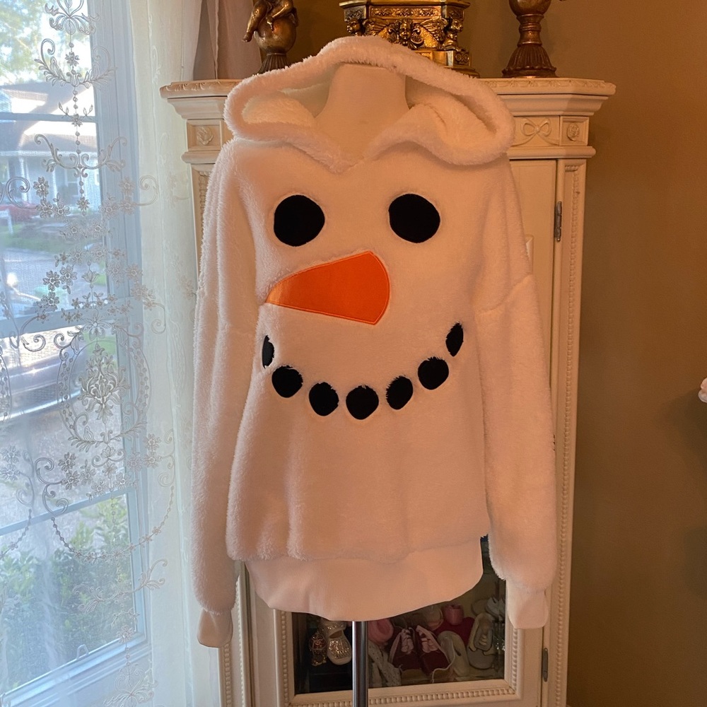 Fuzzy Olaf Sweater  worn 20 min for a show Costume